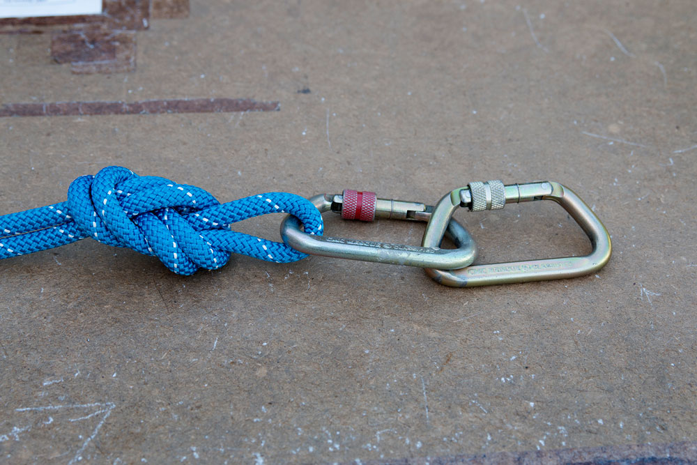 Is Linking a Carabiner to Another Carabiner Safe?